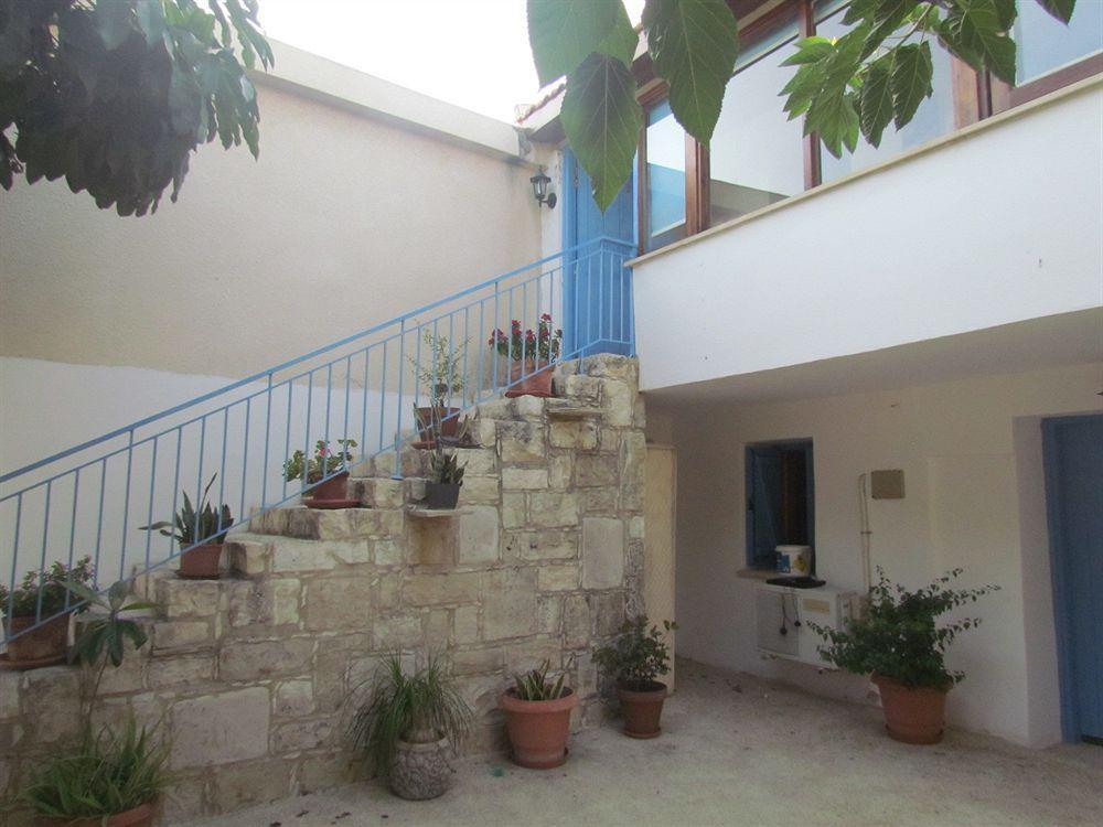 George Houses Pentakomo المظهر الخارجي الصورة