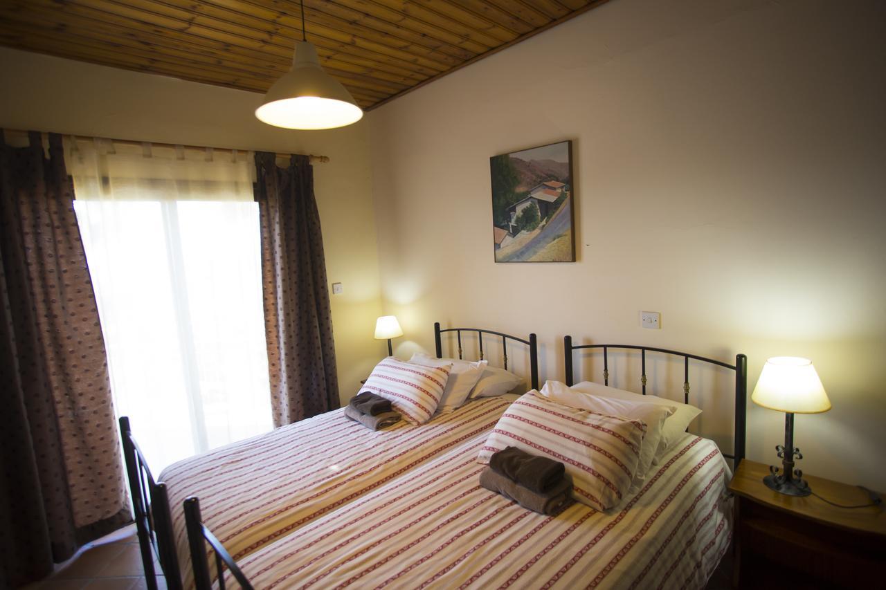 George Houses Pentakomo الغرفة الصورة