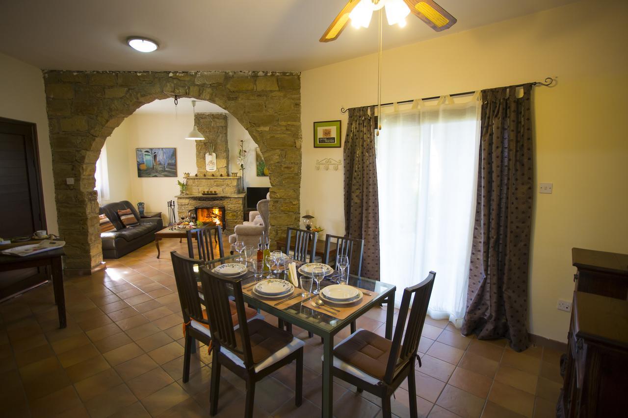 George Houses Pentakomo الغرفة الصورة